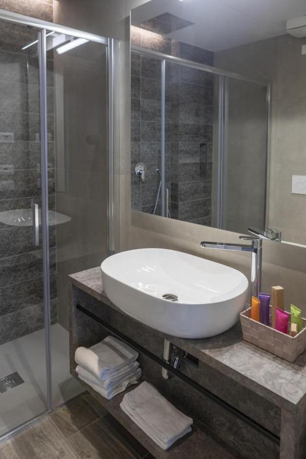 Relais Zenner Aparthotel Toscolano-Maderno Kültér fotó
